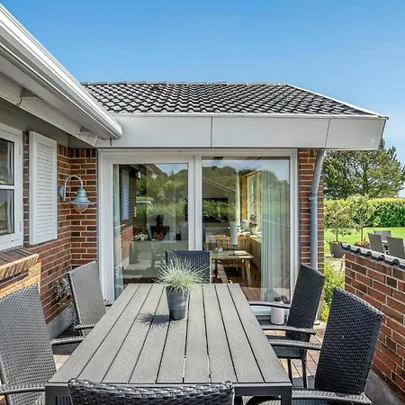 בית נופש 3 Bedroom Cozy In